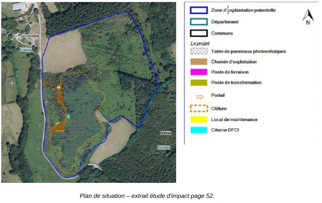 Official La Courtine situation plan: potential site boundary in blue, panel arrays and orange dashed fence, with original French legend.